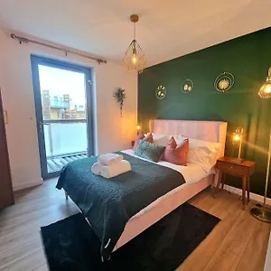 Luxury Station By Payman Club Apartment